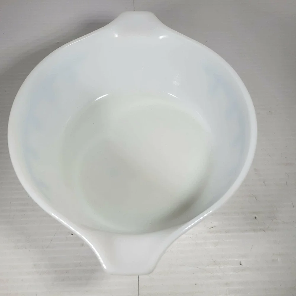 Pyrex 472 Casserole Dish 1.5 Pt White Blue Lace Snowflake Garland NO LID